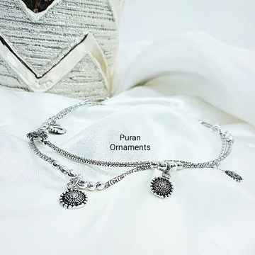 Pure silver antique anklets in high finishing desi...